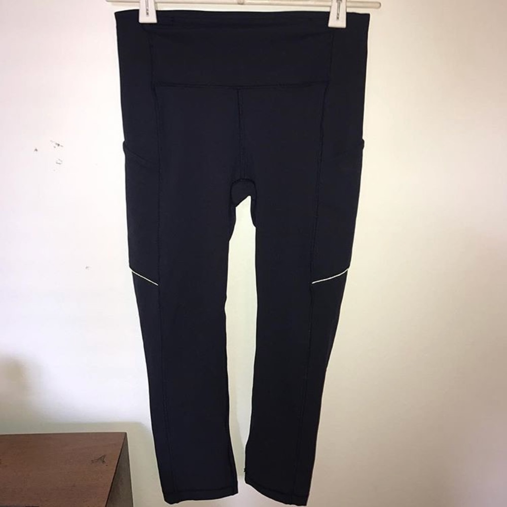 Navy cropped lululemon leggings BASICALLY NEW